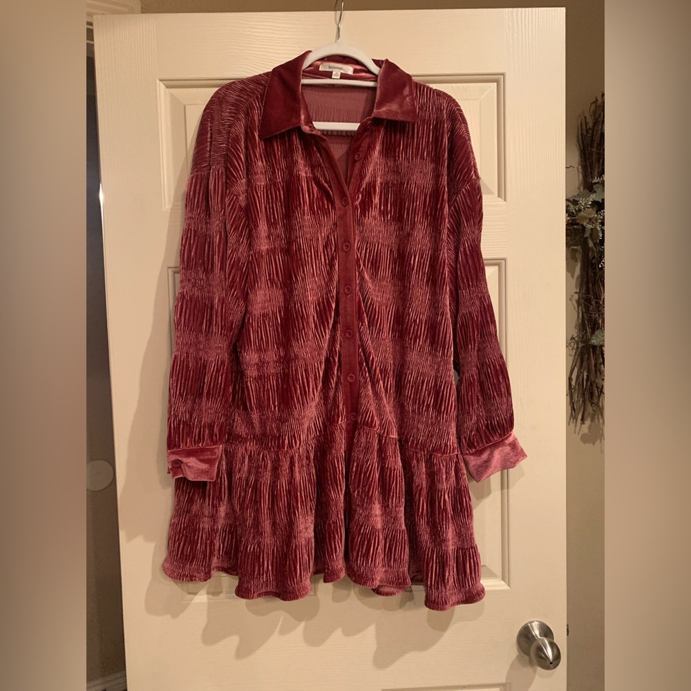 Lalavon Rose Velvet Dress